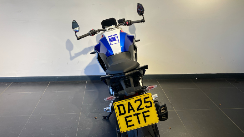 BMW F900 R